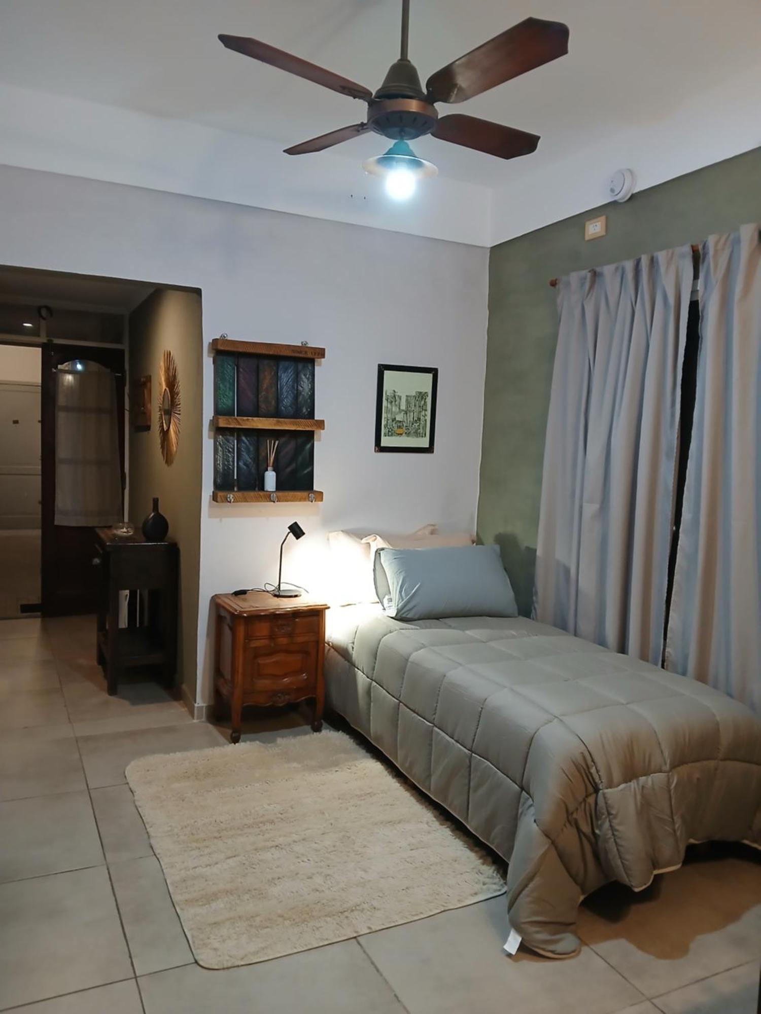 Departamento Centrico Con Patio * Corrientes